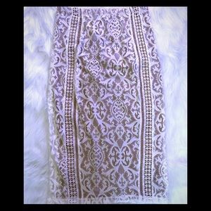 VENUS* Falda larga de encaje con forro.